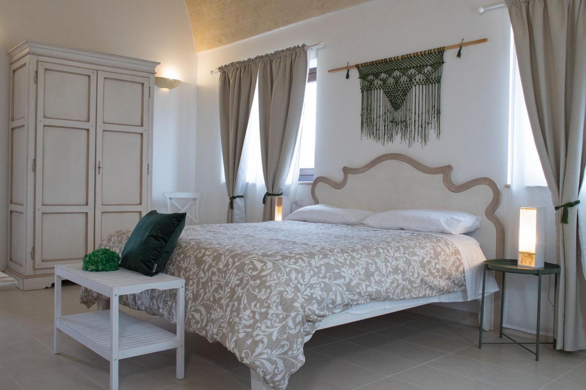 Ych-Le Grotte Di Sileno Bed & Breakfast Castellaneta Room photo